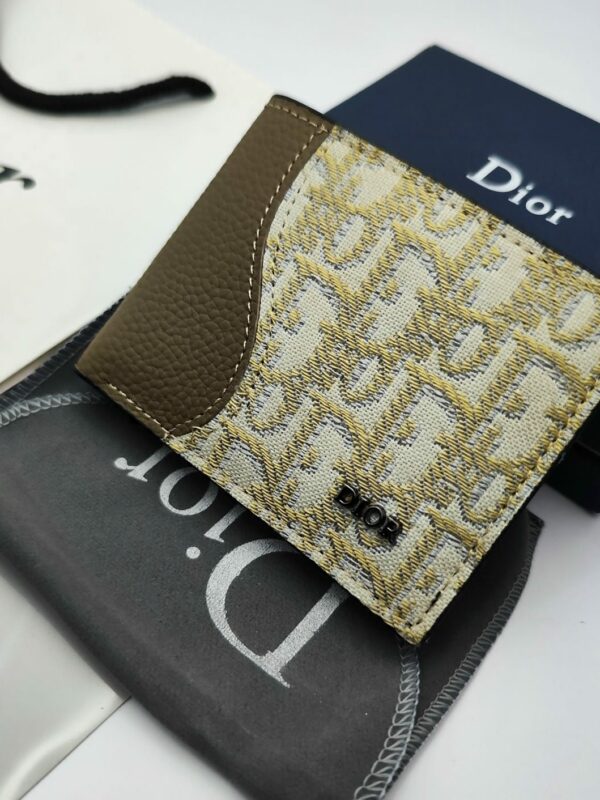 أبواك رجالي Dior